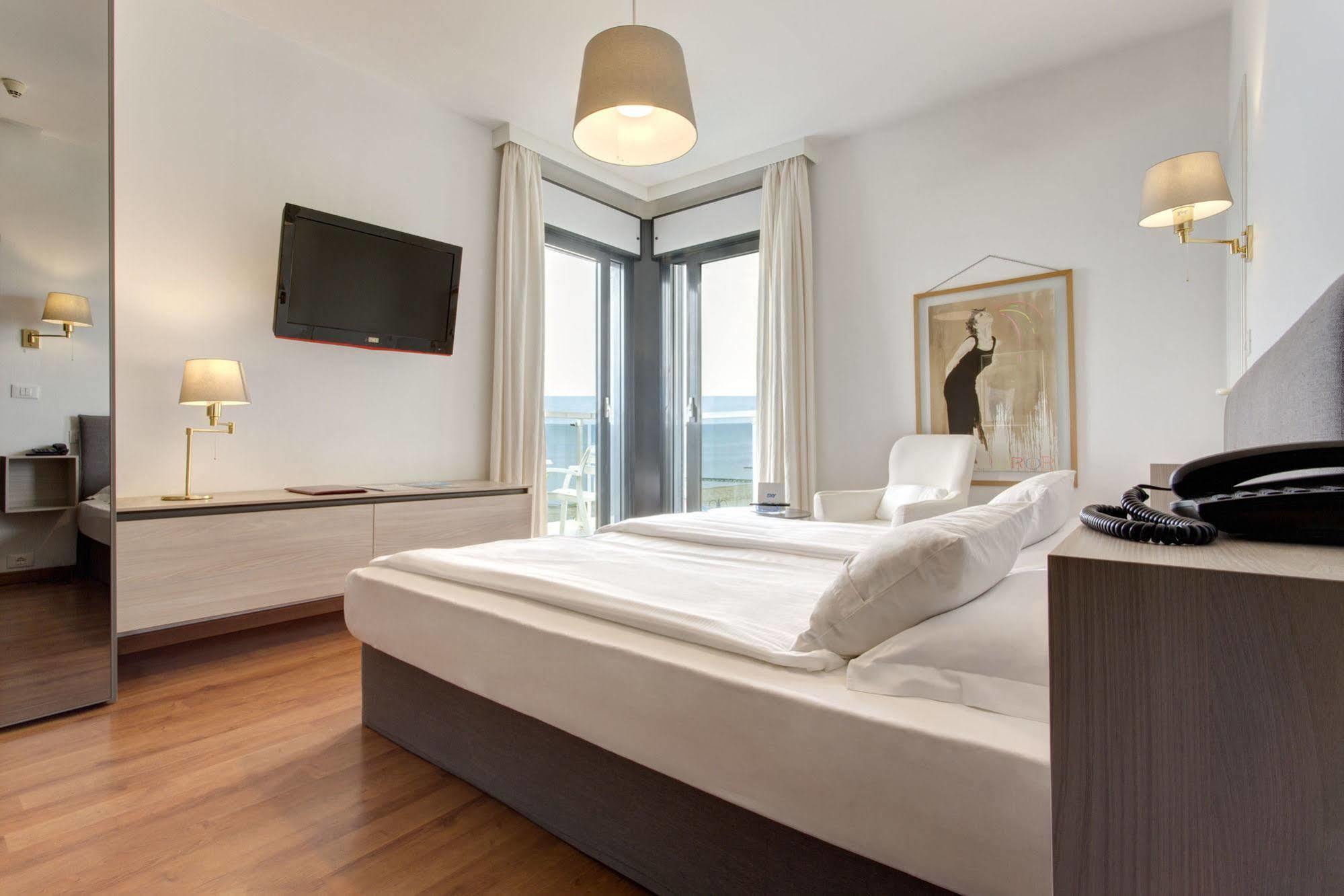 Hotel Byron Bellavista Lido di Jesolo Esterno foto